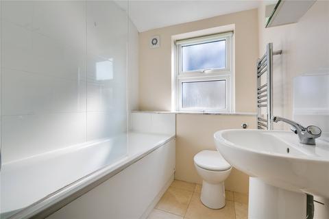 3 bedroom terraced house to rent, Khyber Road, London