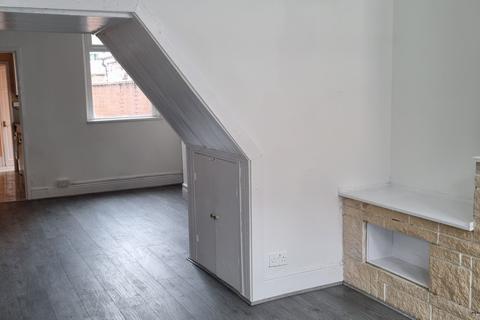 3 bedroom terraced house to rent, Moores Road Off Melton Road Leicester