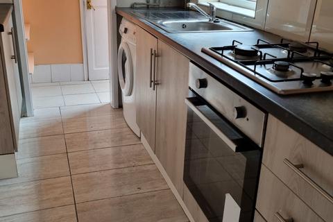 3 bedroom terraced house to rent, Moores Road Off Melton Road Leicester