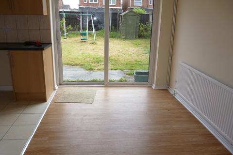 3 bedroom semi-detached house to rent, Invergarry Close  Leicester