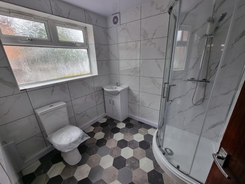 House in Leicester, Belgrave, City of Leicester - More