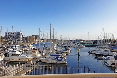2 bedroom apartment to rent, Neptune Square, Ipswich