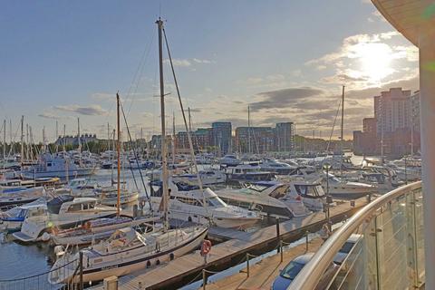 2 bedroom apartment to rent, Neptune Square, Ipswich