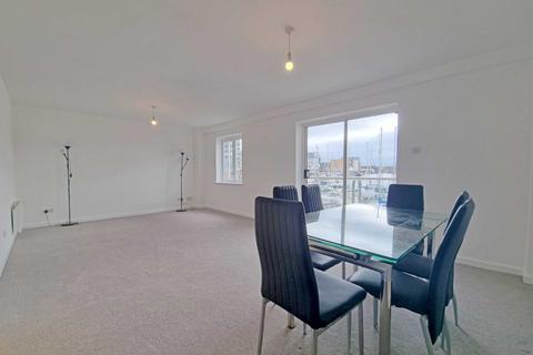 2 bedroom apartment to rent, Neptune Square, Ipswich