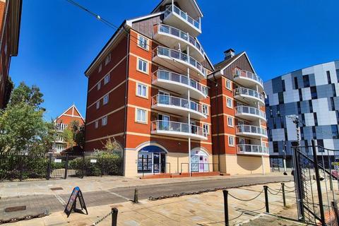 2 bedroom apartment to rent, Neptune Square, Ipswich