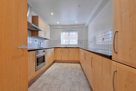 2 bedroom apartment to rent, Neptune Square, Ipswich