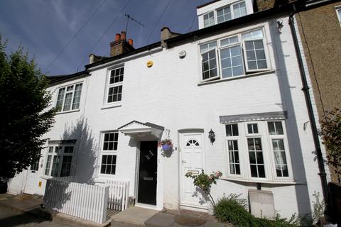 3 bedroom terraced house to rent, Lewes Road, Bromley, BR1