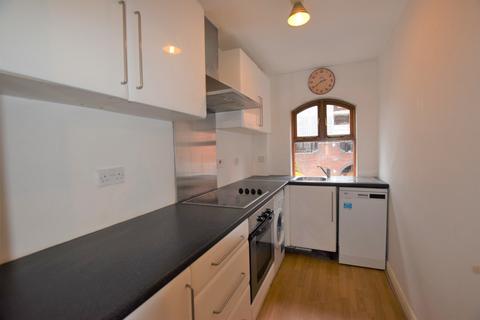 2 bedroom apartment to rent, Riverside Court, The Calls