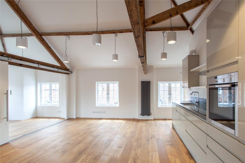 Kitchen/Living Area