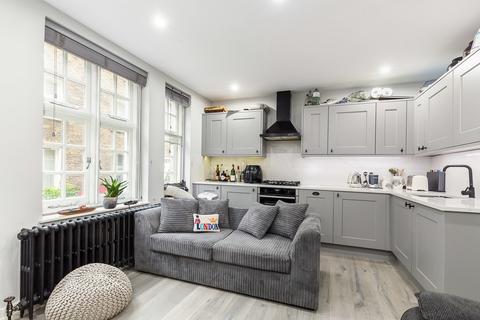 Studio to rent, Foubert's Place, Carnaby W1