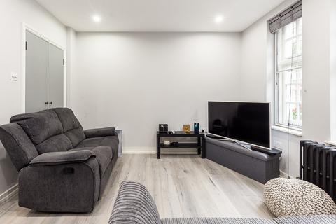 Studio to rent, Foubert's Place, Carnaby W1