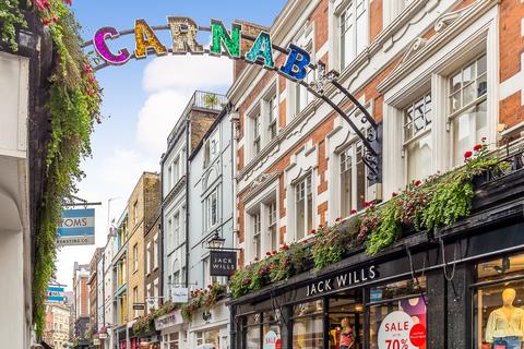 Studio to rent, Foubert's Place, Carnaby W1