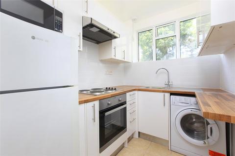 2 bedroom flat to rent, Thurleigh Court, London SW12