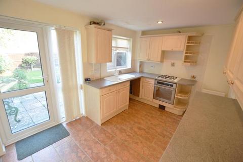 2 bedroom semi-detached house to rent, Oxleys, Olney, MK46