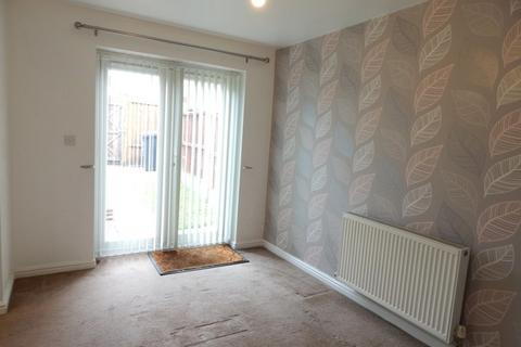 3 bedroom end of terrace house to rent, Progress Grove, Huntington