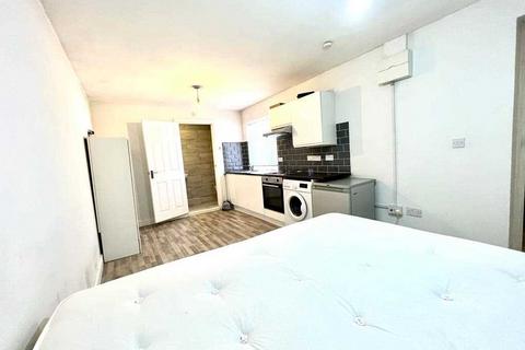 1 bedroom apartment to rent, Chalvey Road West, Slough
