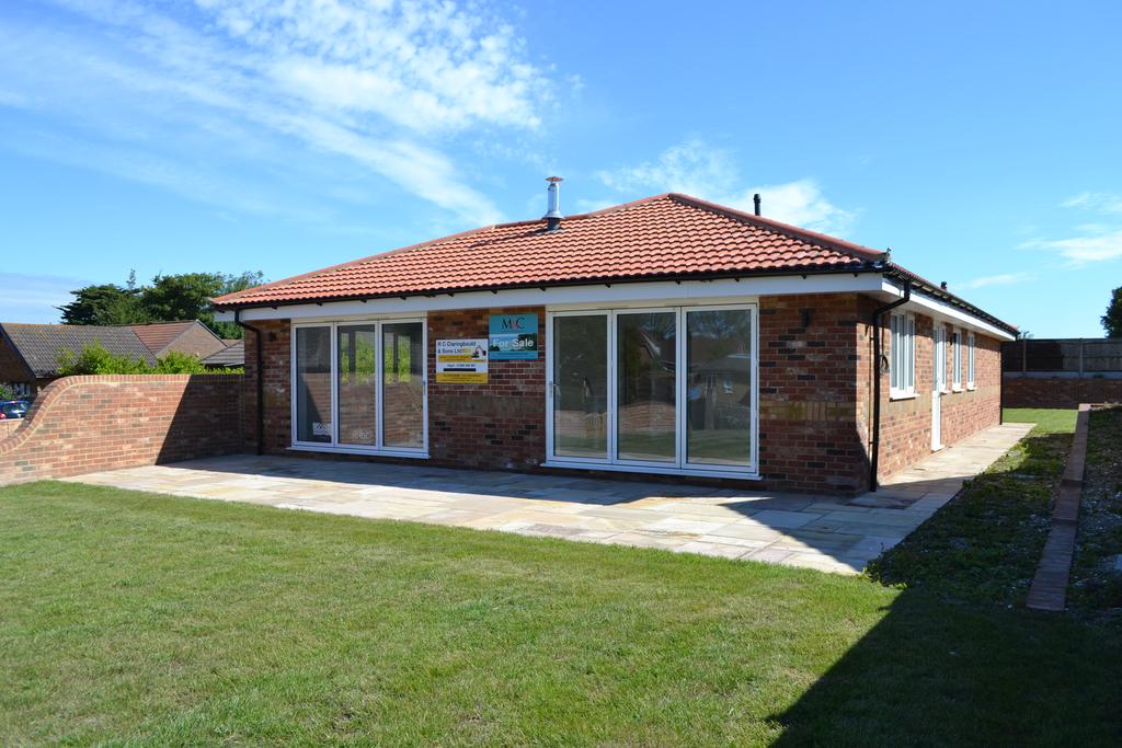 St Margaret's at Cliffe 3 bed detached bungalow £565,000