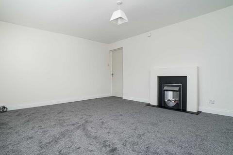 3 bedroom flat to rent, Cowal Drive, Paisley