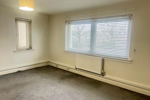 3 bedroom flat to rent, Cowal Drive, Paisley