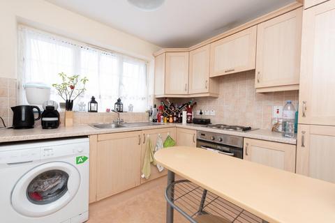 Flat 2, 18 Myrtle Drive, Blackwater, Camberley, GU17 0JL