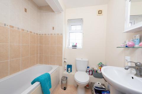 Flat 2, 18 Myrtle Drive, Blackwater, Camberley, GU17 0JL