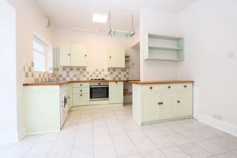 3 bedroom terraced house to rent, Toronto Road, Exeter