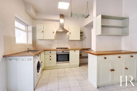 3 bedroom terraced house to rent, Toronto Road, Exeter