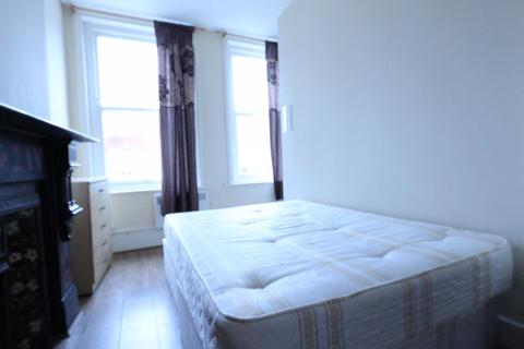 3 bedroom flat to rent, High Street, Hornsey N8