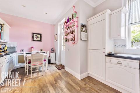 3 bedroom terraced house for sale, The Mall, Hornchurch, RM11