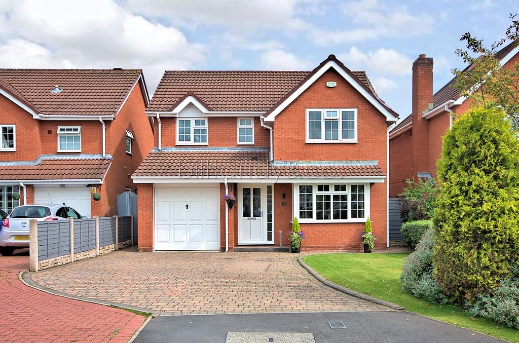 Fair Lady Drive, Burntwood, WS7 4 bed detached house £329,950