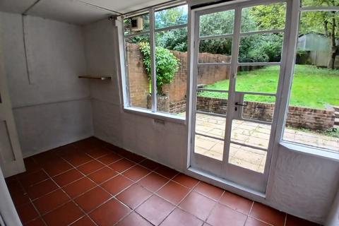 2 bedroom semi-detached house to rent, Pebblehill Road, Betchworth