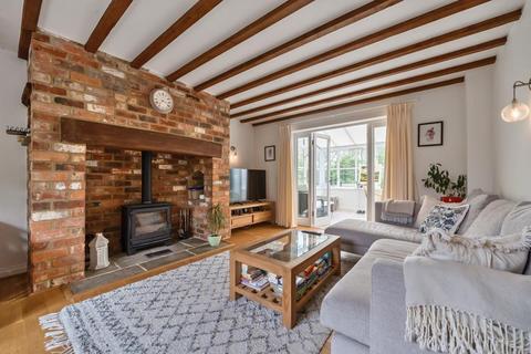 4 bedroom detached house to rent, Old Burford Road,  Bledington,  OX7