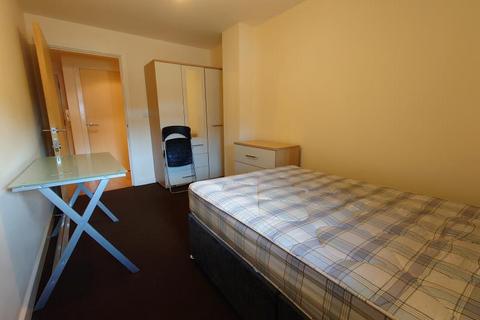 2 bedroom flat to rent, Calais House, Calais Hill, Leicester, LE1