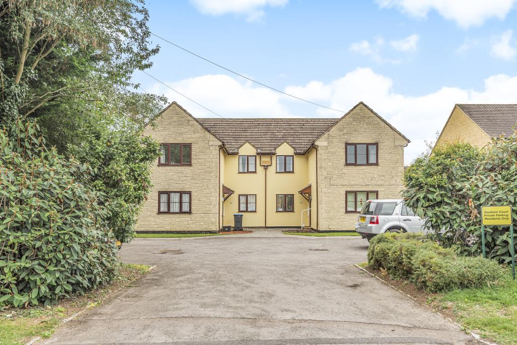 Burford Road, Carterton, OX18 2 bed £850 pcm (£196 pw)