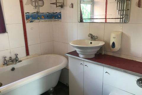 2 bedroom mews to rent, Teal Close, West Beckton, London, E16