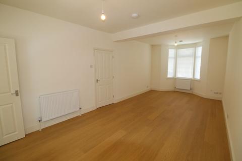 3 bedroom terraced house to rent, Lutterworth Road, Northampton NN1