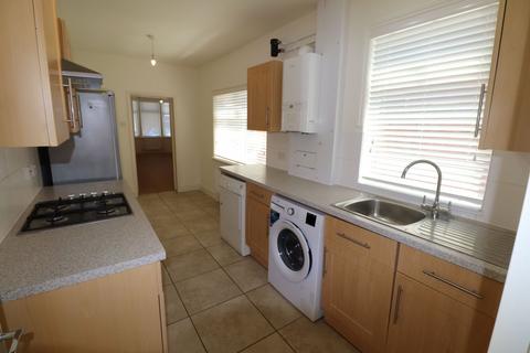 3 bedroom terraced house to rent, Lutterworth Road, Northampton NN1