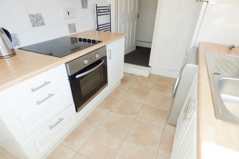 3 bedroom flat to rent, Red House Road, Hebburn