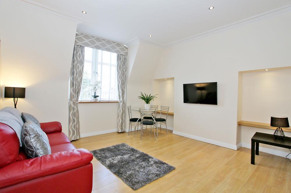 82 e  living room
