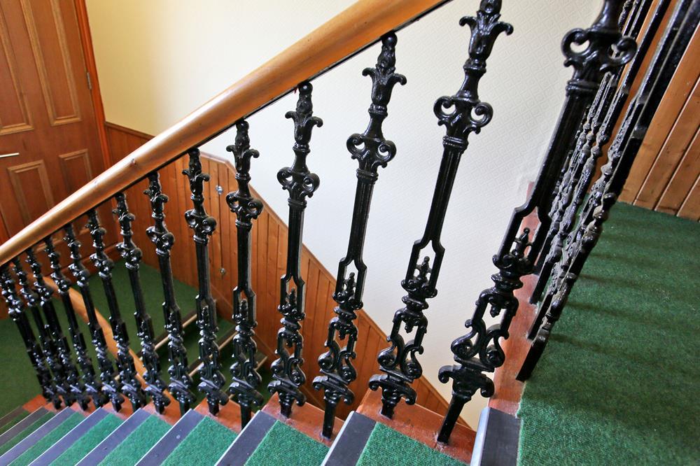 82 staircase (2)
