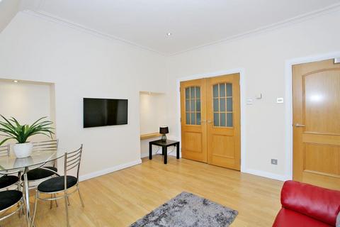 2 bedroom flat to rent, Great Northern Road, Second Floor Right, AB24