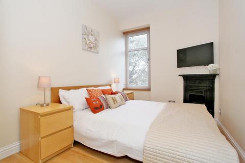 2 bedroom flat to rent, Great Northern Road, Second Floor Right, AB24