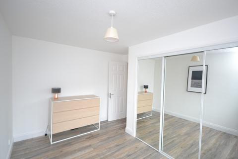 2 bedroom flat to rent, Gallolee, Colinton, Edinburgh, EH13