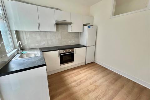 3 bedroom apartment to rent, Bowes Road, Bounds Green, London, N11