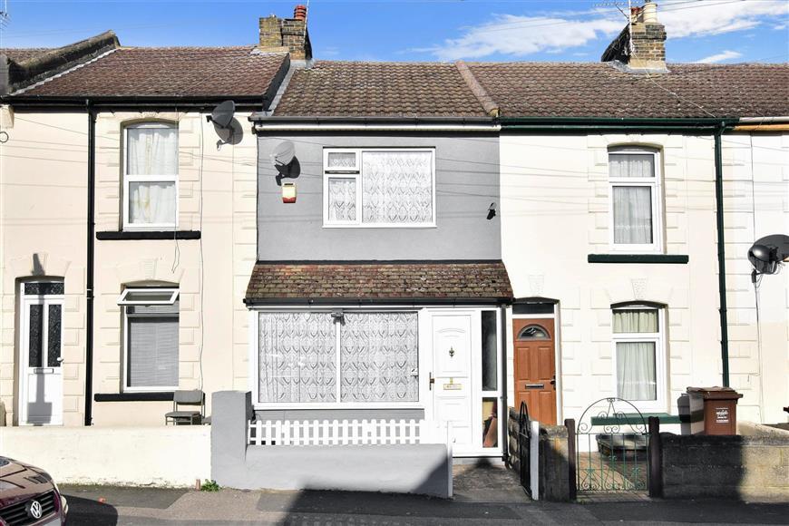Beresford Road, Gillingham, Kent 3 bed terraced house £200,000