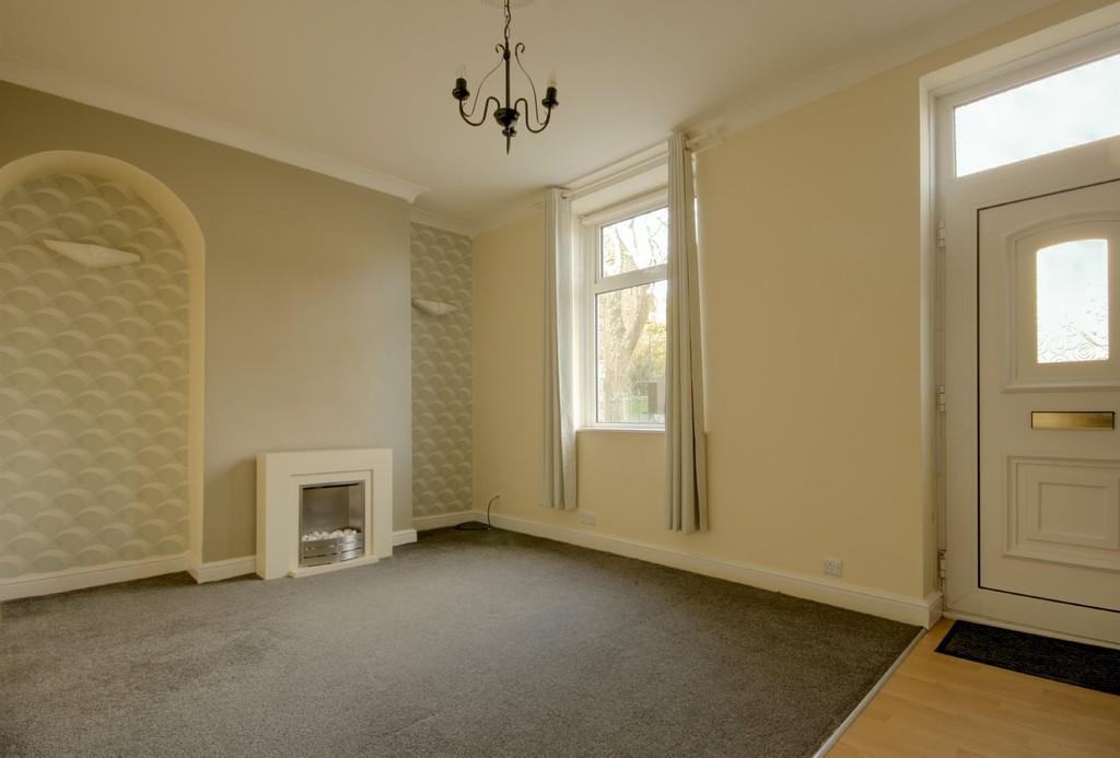 Keighley Road, Skipton 2 bed terraced house £580 pcm (£134 pw)
