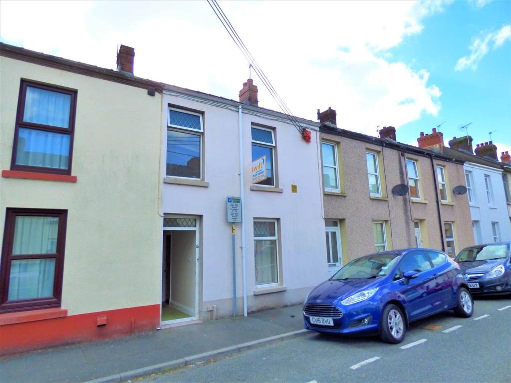 St Davids Street, Carmarthen, Carmarthenshire 3 bed house £595 pcm (£