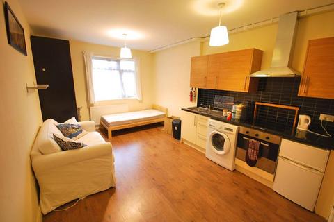 Studio to rent, EALING ROAD, WEMBLEY, MIDDLESEX, HA0 4TH