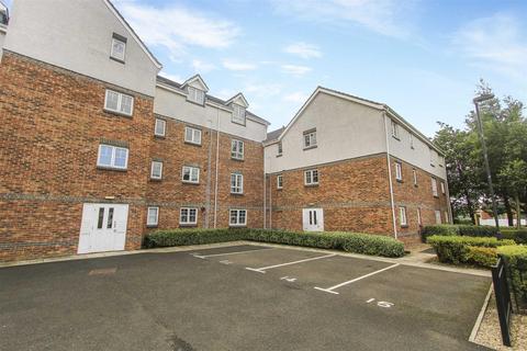 3 bedroom flat for sale - Bishopbourne Court, Preston Grange, North Shields