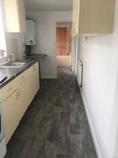 2 bedroom terraced house to rent, Winchester Street